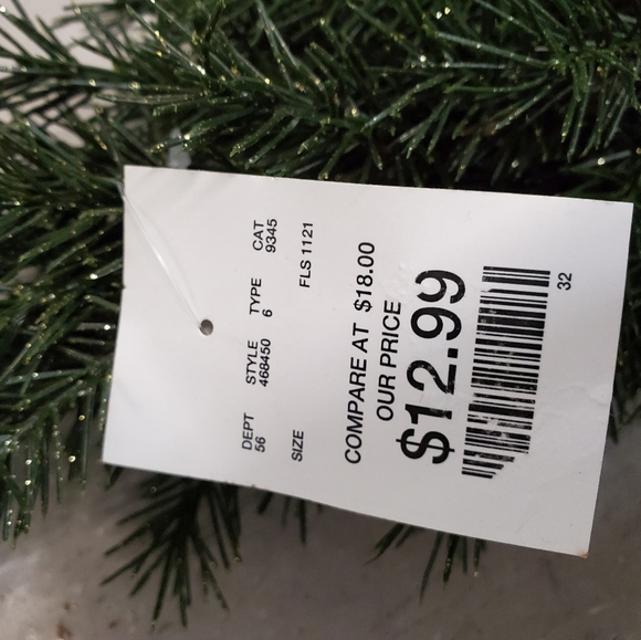 New 4pc Holiday Bundle. - Picture 12 of 15